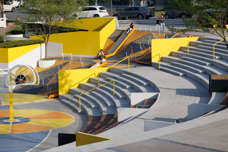 Dossier de presse | 7740-01 - Communiqué de presse | Activation of Urban Negative Space - JU•Basketball Park - HID Landscape Architecture - Architecture de paysage - Crédit photo : HID