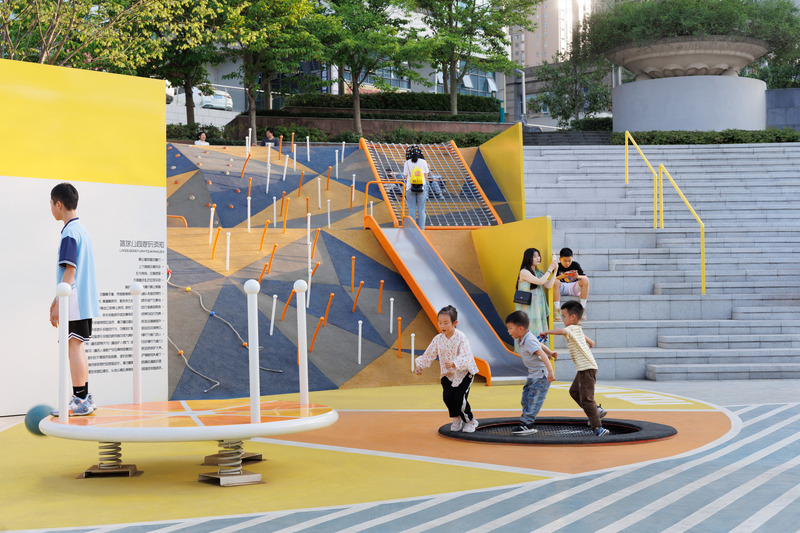 Dossier de presse | 7740-01 - Communiqué de presse | Activation of Urban Negative Space - JU•Basketball Park - HID Landscape Architecture - Architecture de paysage - Crédit photo : HID