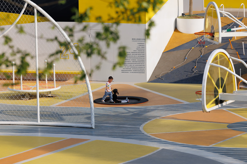 Dossier de presse | 7740-01 - Communiqué de presse | Activation of Urban Negative Space - JU•Basketball Park - HID Landscape Architecture - Architecture de paysage - Crédit photo : HID