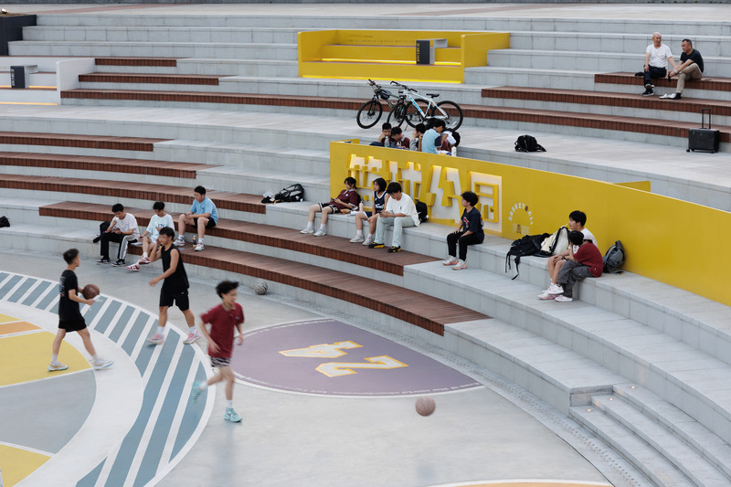 Dossier de presse | 7740-01 - Communiqué de presse | Activation of Urban Negative Space - JU•Basketball Park - HID Landscape Architecture - Architecture de paysage - Crédit photo : HID