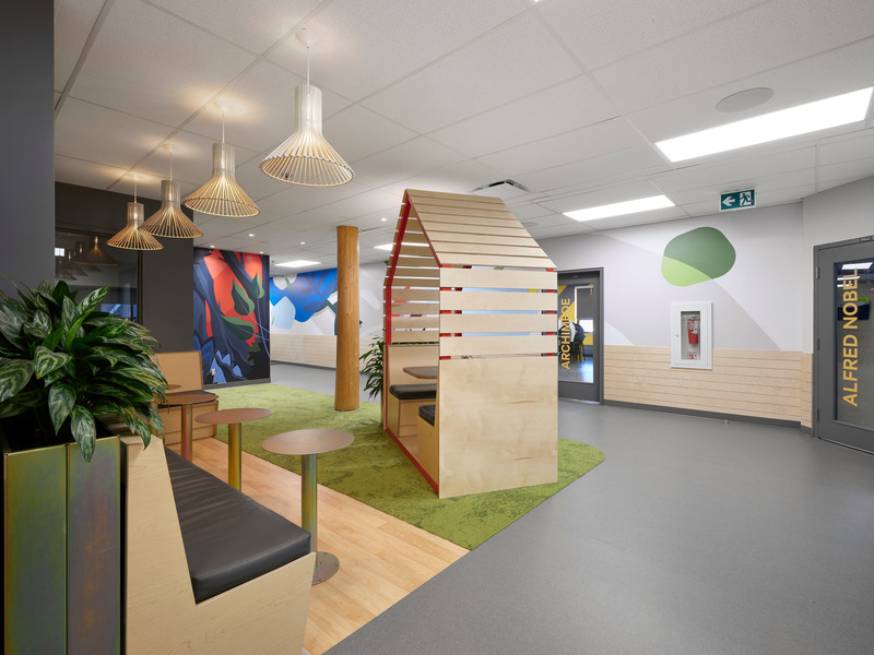 Dossier de presse | 1299-14 - Communiqué de presse | Pavillon Marie-Esther du Collège Sainte-Anne - Taktik Design - Design d’intérieur commercial - Espace collaboratif<br style=""> - Crédit photo : Maxime Brouillet