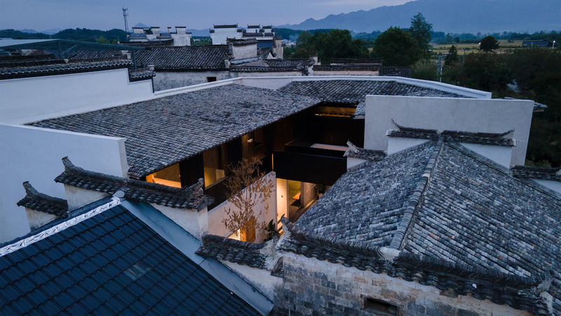 Dossier de presse | 7726-01 - Communiqué de presse | FW JI · Le Musée de la Mémoire Rurale - IARA - Architecture institutionnelle - Vue à vol d’oiseau - Crédit photo : Yi Huang