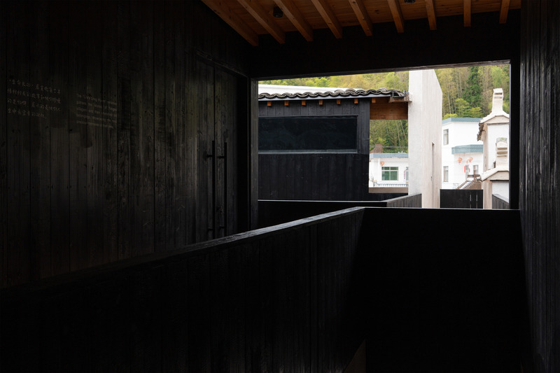 Dossier de presse | 7726-01 - Communiqué de presse | FW JI · Le Musée de la Mémoire Rurale - IARA - Architecture institutionnelle - Deuxième étage – Couloir - Crédit photo : Yi Huang
