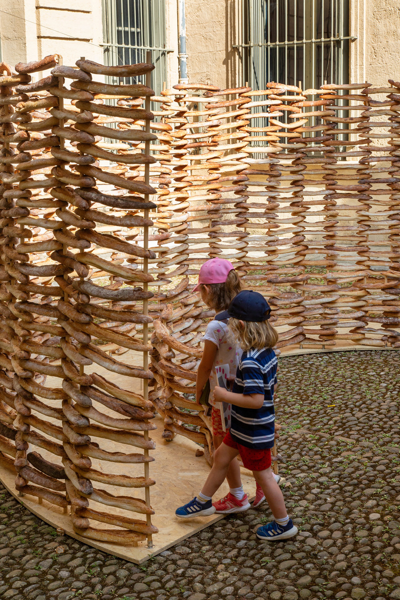 Dossier de presse | 982-57 - Communiqué de presse | Retour sur le FAV 2025 - Festival des Architectures Vives - Évènement + Exposition - PAYSAGE DE PAIN <br> MERO Studios : Megan Dang &amp; Rose Zhang - Crédit photo :  photoarchitecture.com 