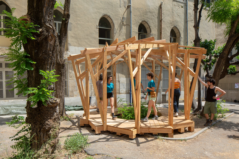 Dossier de presse | 982-57 - Communiqué de presse | Retour sur le FAV 2025 - Festival des Architectures Vives - Évènement + Exposition - RÉCIPROCITÉ, UN PAVILLON POUR LE FUTUR <br> Un projet en collaboration avec le FAV<br> Association Quatorze  - Crédit photo :  photoarchitecture.com 