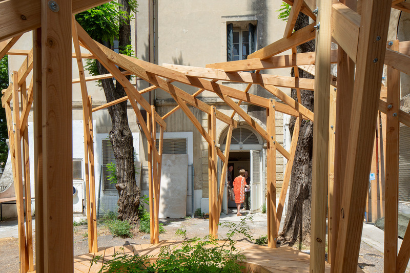 Dossier de presse | 982-57 - Communiqué de presse | Retour sur le FAV 2025 - Festival des Architectures Vives - Évènement + Exposition - RÉCIPROCITÉ, UN PAVILLON POUR LE FUTUR <br> Un projet en collaboration avec le FAV<br> Association Quatorze  - Crédit photo :  photoarchitecture.com 