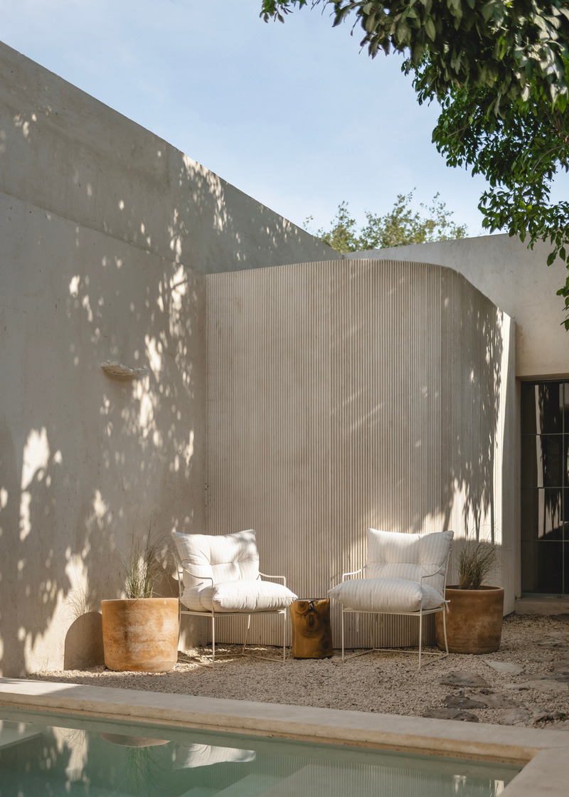 Dossier de presse | 7703-01 - Communiqué de presse | Vistalcielo Transforming a Forgotten Home in Mérida - Veinte Diezz Arquitectos - Architecture commerciale - Patio - Crédit photo : Manolo R. Solís