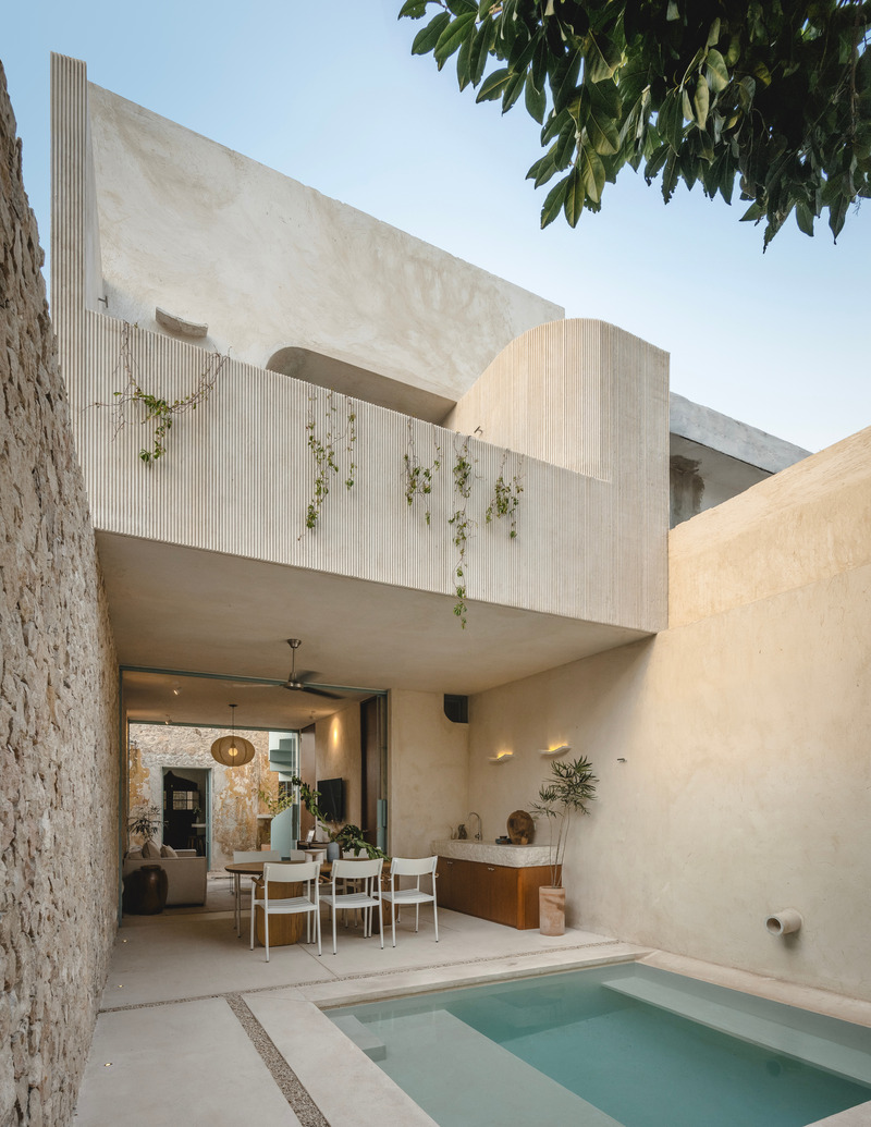 Dossier de presse | 7703-01 - Communiqué de presse | Vistalcielo Transforming a Forgotten Home in Mérida - Veinte Diezz Arquitectos - Architecture commerciale - Crédit photo : Manolo R. Solís