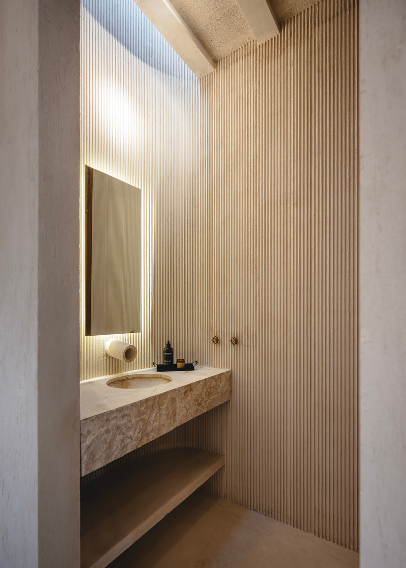 Dossier de presse | 7703-01 - Communiqué de presse | Vistalcielo Transforming a Forgotten Home in Mérida - Veinte Diezz Arquitectos - Architecture commerciale - Crédit photo : Manolo R. Solís