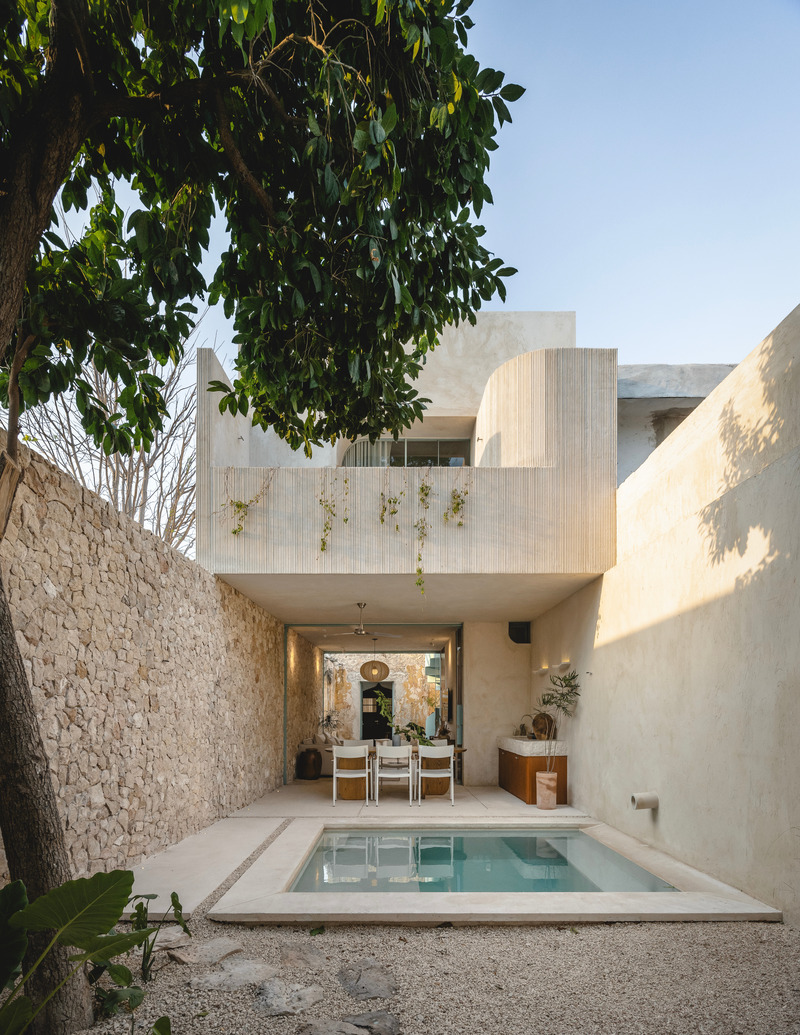 Dossier de presse | 7703-01 - Communiqué de presse | Vistalcielo Transforming a Forgotten Home in Mérida - Veinte Diezz Arquitectos - Architecture commerciale - Crédit photo : Manolo R. Solís