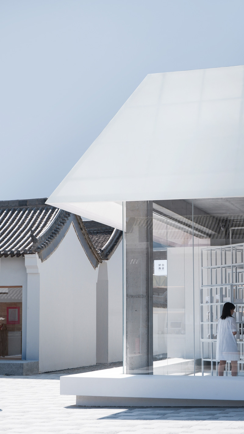 Press kit | 7730-01 - Press release | The White is Good Shop in Weipo, Luoyang - designRESERVE - Commercial Architecture - Close-up view towards corner of White Is Good Shop  - Photo credit: Huaer Lin