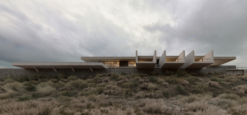 Dossier de presse | 7372-01 - Communiqué de presse | Aristides Dallas Architects Named “Best Local Firm” at 2025 Architizer A+Awards - Aristides Dallas Architects - Architecture résidentielle - THE CLIFFHANGER - Crédit photo : KATERINA IAKOVAKI