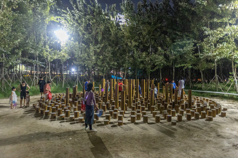 Dossier de presse | 2696-05 - Communiqué de presse | Sponge Synergy: The Huaiyang Fuxi Cultural Park - Turenscape - Architecture de paysage - <p class="">Sports ground and art installations in small craters add to park's interactive charm</p> - Crédit photo : Turenscape