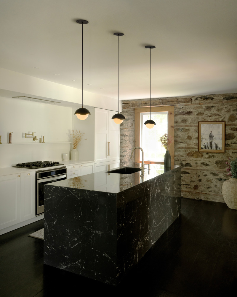 Press kit | 1942-06 - Press release | New Pivoine Collection: All About Delicate Design for Luminaire Authentik - Luminaire Authentik - Lighting Design - Pivoine-1-0705-LA00 - Photo credit: Luminaire Authentik