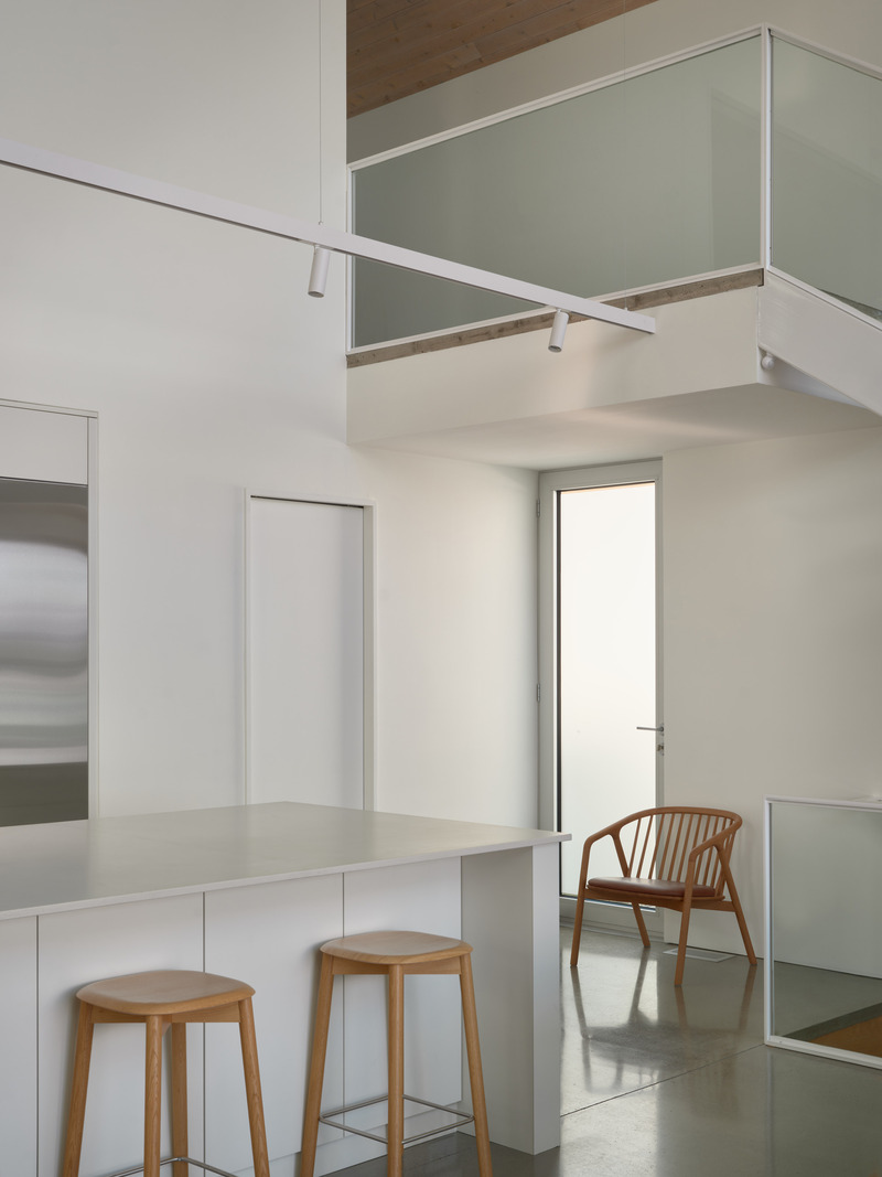Dossier de presse | 5621-03 - Communiqué de presse | Maison Versant clair - Muuk Architecture - Architecture résidentielle - Crédit photo : Phil Bernard