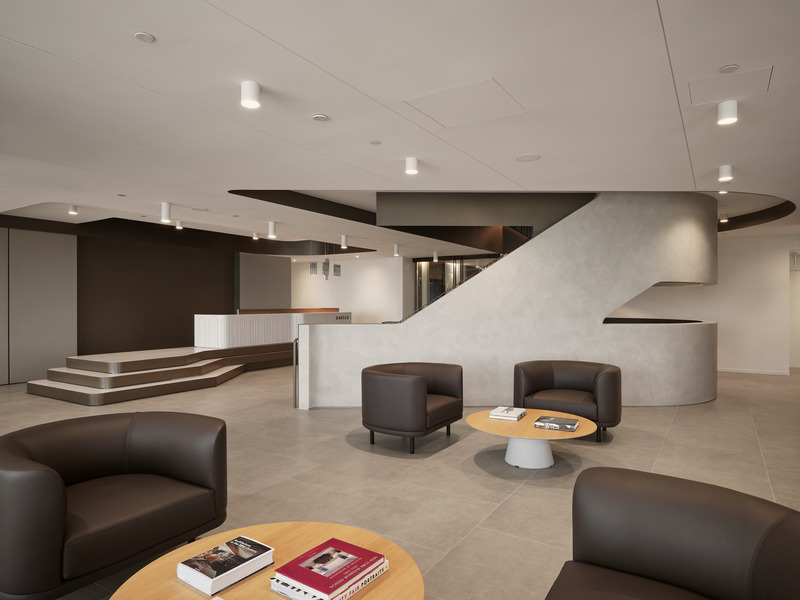 Dossier de presse | 721-16 - Communiqué de presse | L’évolution stratégique des bureaux de Davies Ward Phillips & Vineberg - Chevalier Morales - Design d’intérieur commercial - Crédit photo : Maxime Brouillet