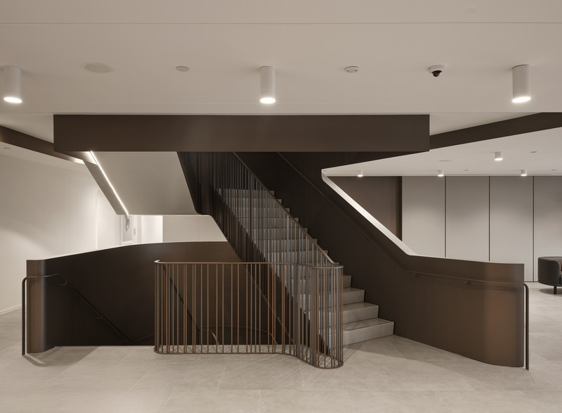 Dossier de presse | 721-16 - Communiqué de presse | L’évolution stratégique des bureaux de Davies Ward Phillips & Vineberg - Chevalier Morales - Design d’intérieur commercial - Crédit photo : Maxime Brouillet
