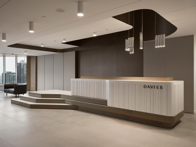 Dossier de presse | 721-16 - Communiqué de presse | L’évolution stratégique des bureaux de Davies Ward Phillips & Vineberg - Chevalier Morales - Design d’intérieur commercial - Crédit photo : Maxime Brouillet