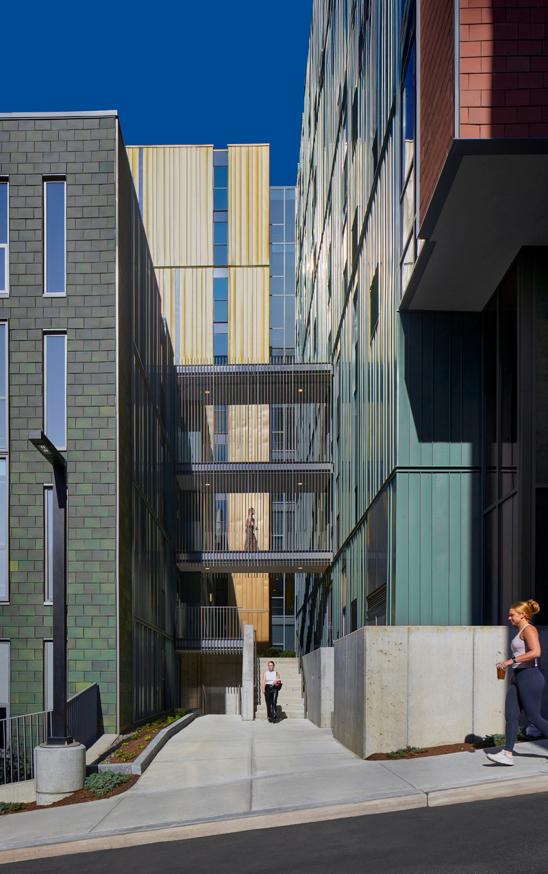 Press kit | 2353-08 - Press release | Catherine Commons - ikon.5 architects - Residential Architecture - Photo credit: Brad Feinknopf