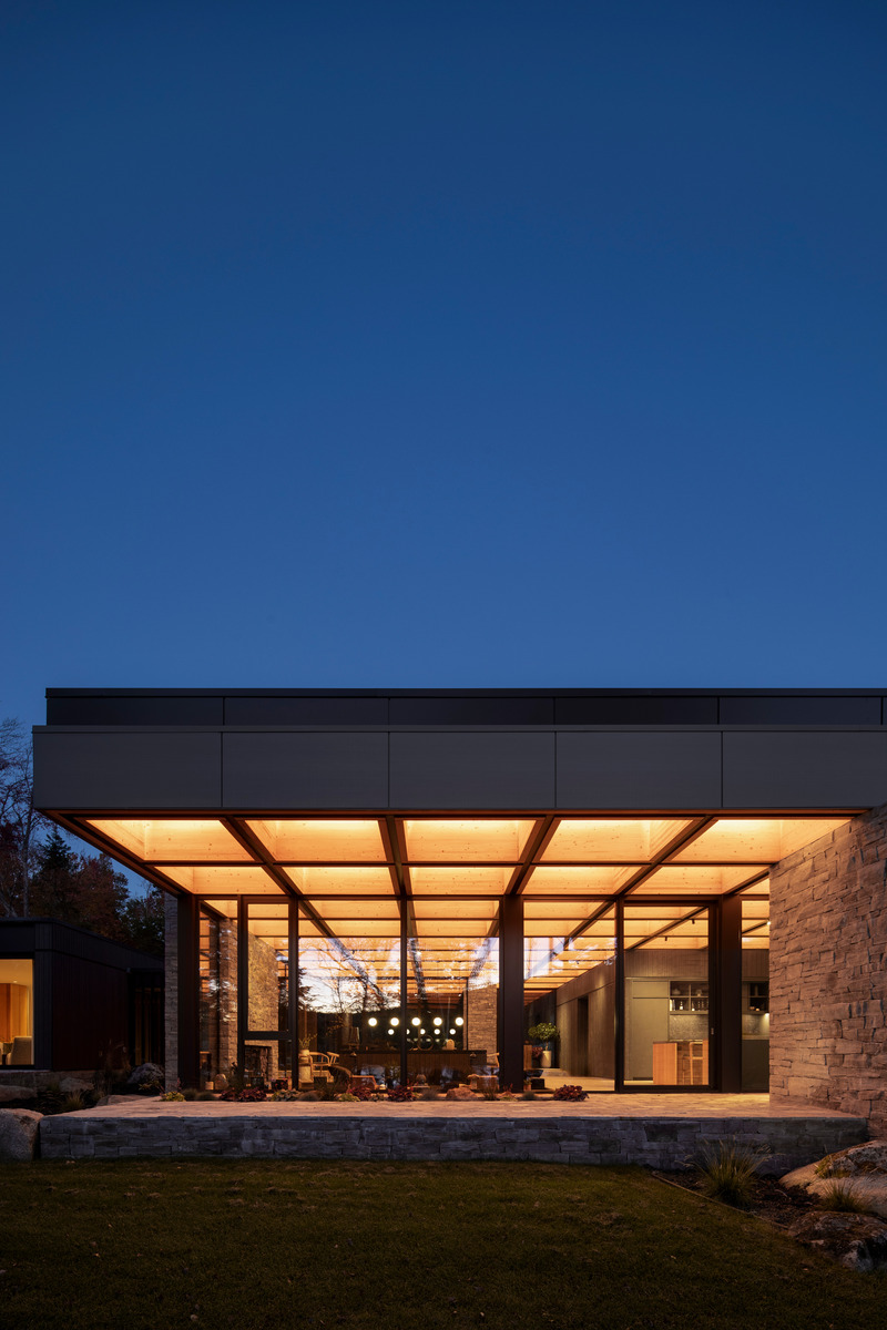 Dossier de presse | 1317-29 - Communiqué de presse | La Maison de la Baie de l’Ours - ACDF Architecture - Architecture résidentielle - Crédit photo : Adrien Williams