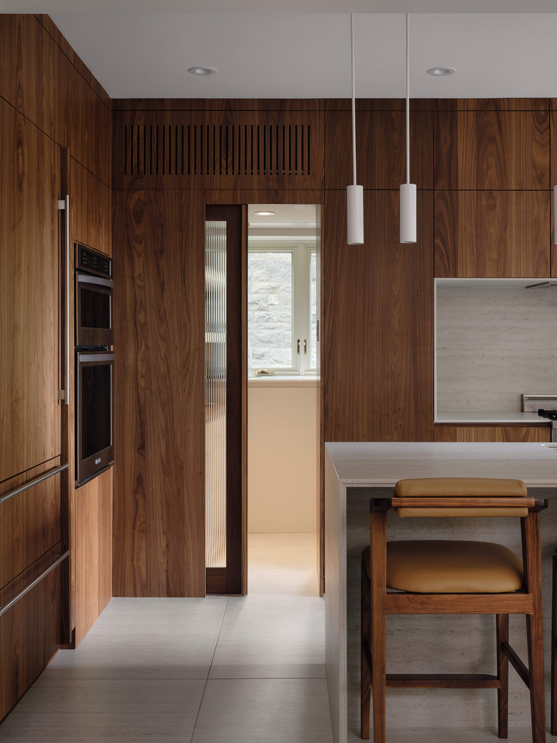 Press kit | 3213-03 - Press release | Maplewood Residence - Salem Architecture - Residential Interior Design - Kitchen - Photo credit: Phil Bernard