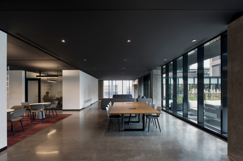 Dossier de presse | 1317-24 - Communiqué de presse | Griffin Square : une signature urbaine pour le Griffintown de demain - ACDF Architecture - Architecture résidentielle - espaces communs - Crédit photo : Adrien Williams