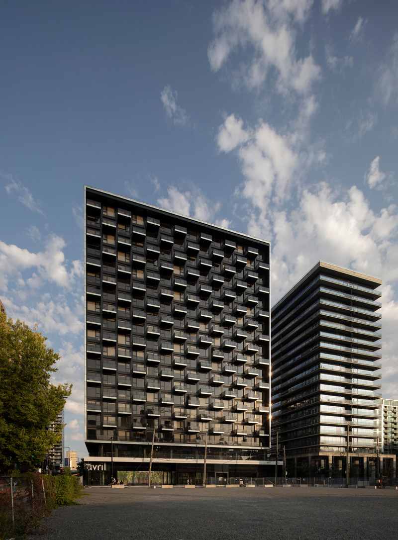 Dossier de presse | 1317-24 - Communiqué de presse | Griffin Square : une signature urbaine pour le Griffintown de demain - ACDF Architecture - Architecture résidentielle - photo prise à partir du futur parc urbain - Crédit photo : Adrien Williams