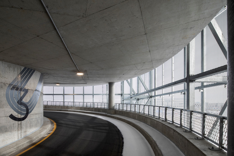 Press kit | 2275-05 - Press release | From Function to Sustainable Art: The YUL Montréal-Trudeau International Airport P4 Parking Facility Welcomes a World in Motion - Jodoin Lamarre Pratte architectes and Lemay in consortium - Commercial Architecture - <p class="">P4 Parking Facility at YUL Montréal-Trudeau International Airport <span lang="EN-CA"></span></p> - Photo credit: <p class="">Adrien Williams — Jodoin Lamarre Pratte architectes and Lemay in consortium</p>