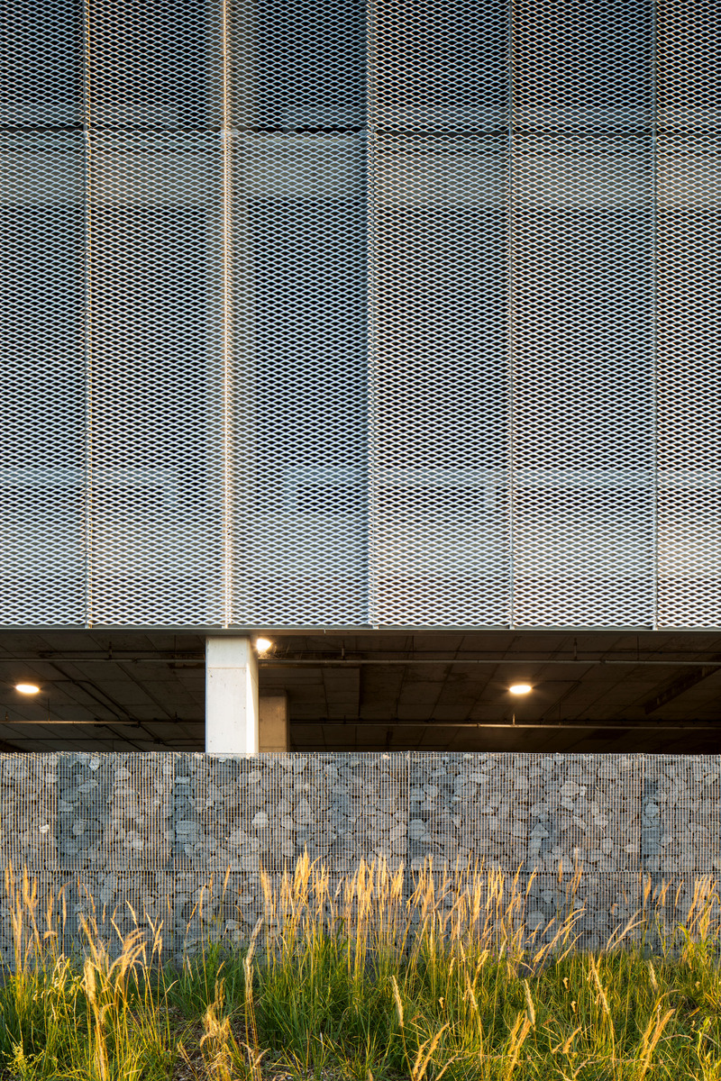 Press kit | 2275-05 - Press release | From Function to Sustainable Art: The YUL Montréal-Trudeau International Airport P4 Parking Facility Welcomes a World in Motion - Jodoin Lamarre Pratte architectes and Lemay in consortium - Commercial Architecture - <p class="">P4 Parking Facility at YUL Montréal-Trudeau International Airport <span lang="EN-CA"></span></p> - Photo credit: <p class="">Adrien Williams — Jodoin Lamarre Pratte architectes and Lemay in consortium</p>