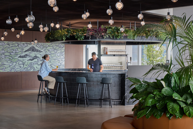 Dossier de presse | 3108-02 - Communiqué de presse | HSBC’s Zero Carbon HQ Recipient of the Architizer A+Awards People’s Choice for Sustainable Commercial Building - M Moser Associates - Design d’intérieur commercial - Crédit photo :  <p class="">Garrett Rowland</p> 