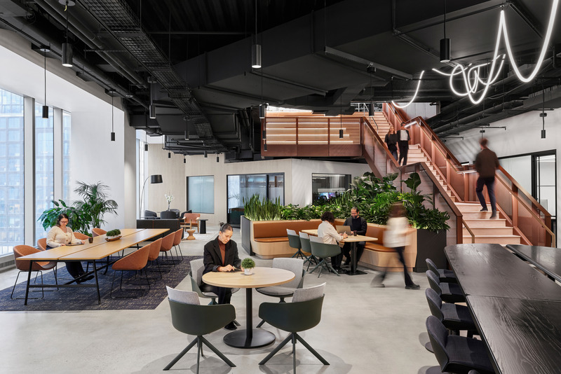 Dossier de presse | 3108-02 - Communiqué de presse | HSBC’s Zero Carbon HQ Recipient of the Architizer A+Awards People’s Choice for Sustainable Commercial Building - M Moser Associates - Design d’intérieur commercial - Crédit photo :  <p class="">Garrett Rowland</p> 
