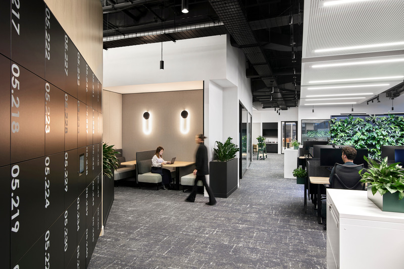 Dossier de presse | 3108-02 - Communiqué de presse | HSBC’s Zero Carbon HQ Recipient of the Architizer A+Awards People’s Choice for Sustainable Commercial Building - M Moser Associates - Design d’intérieur commercial - Crédit photo :  <p class="">Garrett Rowland</p> 