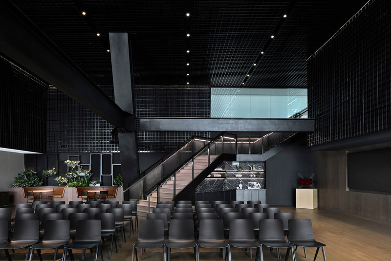 Dossier de presse | 3108-02 - Communiqué de presse | HSBC’s Zero Carbon HQ Recipient of the Architizer A+Awards People’s Choice for Sustainable Commercial Building - M Moser Associates - Design d’intérieur commercial - Crédit photo :  Garrett Rowland 