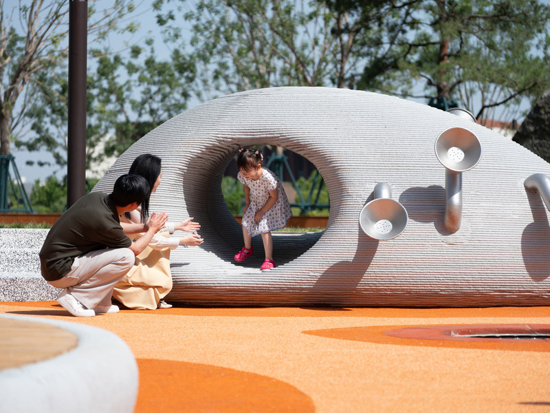 Dossier de presse | 7020-03 - Communiqué de presse | Boulder Park: A 3D Concrete-Printed Playground - XISUI Design - Architecture de paysage - Toddler Tunnel and Speaking Tubes - Crédit photo : Zhou Sheng, CHENIN Visual, 2024