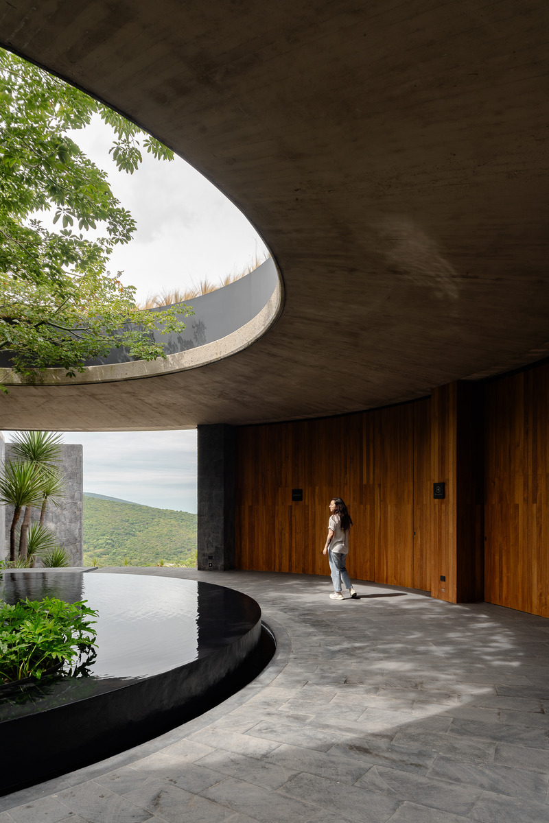 Press kit | 7724-01 - Press release | La Pedrera Clubhouse - Taller Ezequiel Aguilar Martínez - Commercial Architecture - Photo credit: Amy Bello