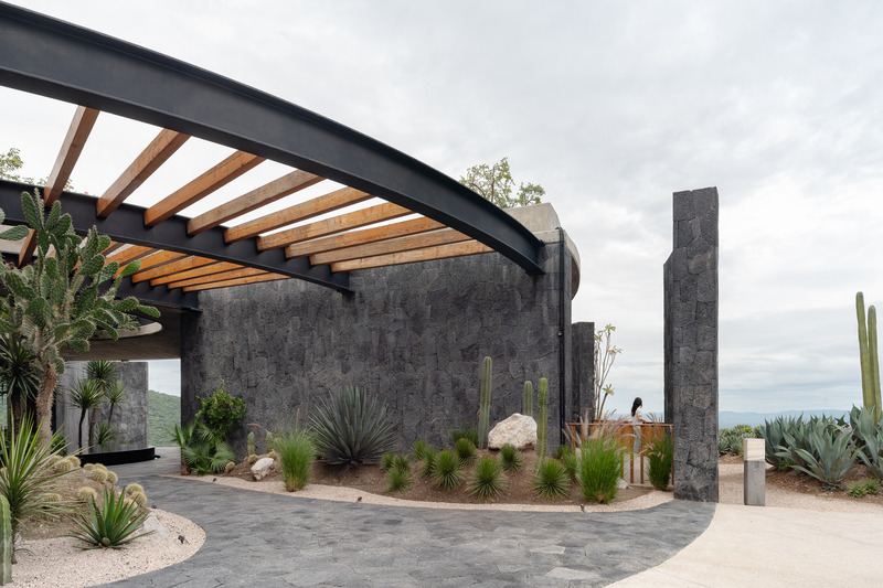 Press kit | 7724-01 - Press release | La Pedrera Clubhouse - Taller Ezequiel Aguilar Martínez - Commercial Architecture - Photo credit: Amy Bello