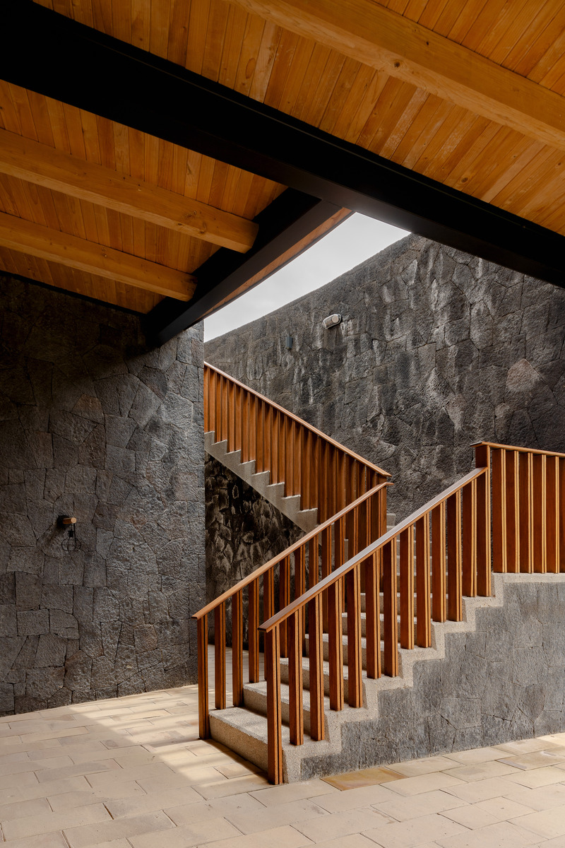 Press kit | 7724-01 - Press release | La Pedrera Clubhouse - Taller Ezequiel Aguilar Martínez - Commercial Architecture - Photo credit: Amy Bello