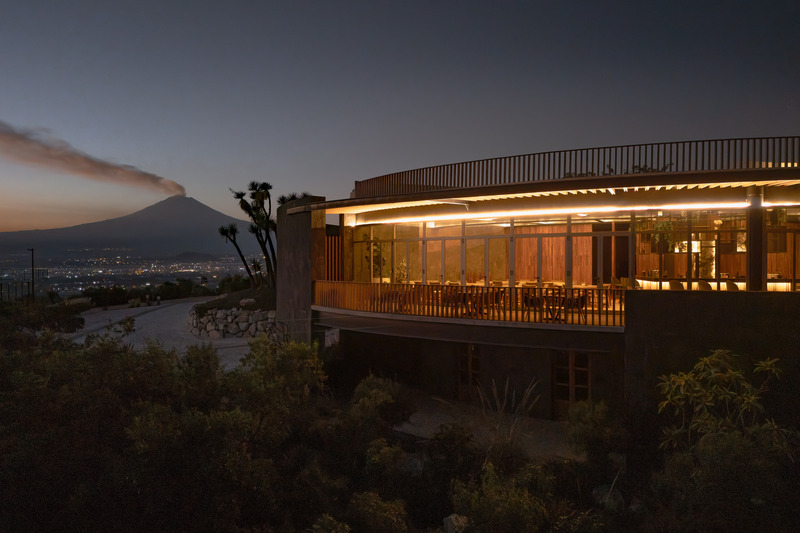 Press kit | 7724-01 - Press release | La Pedrera Clubhouse - Taller Ezequiel Aguilar Martínez - Commercial Architecture - Photo credit: Amy Bello