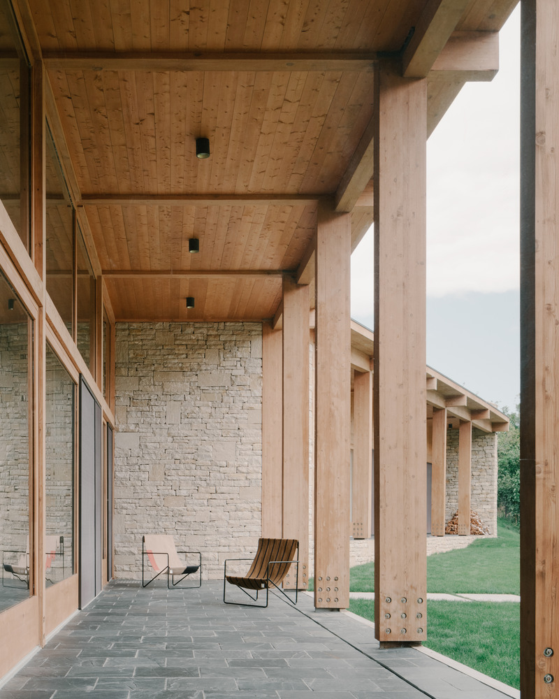 Dossier de presse | 7716-01 - Communiqué de presse | Maison privée à Tvaladi : une alliance entre matériaux traditionnels et design contemporain - NS STUDIO - Architecture résidentielle - Crédit photo : Grigory Sokolinsky 