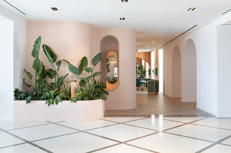 Dossier de presse | 7758-01 - Communiqué de presse | Le Méridien Ra - Transit Studio - Design d’intérieur commercial - La Terrassa del Mar Entrance &amp; Wine Room - Crédit photo : Agnese Sanvito