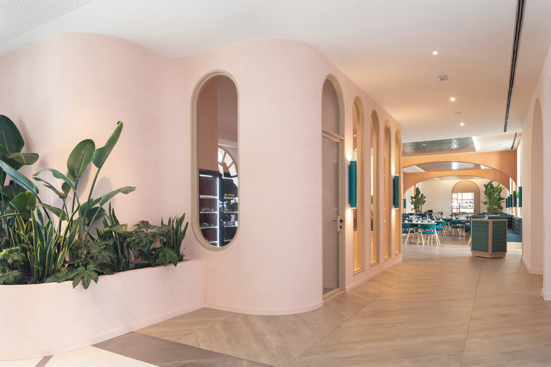 Dossier de presse | 7758-01 - Communiqué de presse | Le Méridien Ra - Transit Studio - Design d’intérieur commercial - La Terrassa del Mar Entrance &amp; Wine Room - Crédit photo : Agnese Sanvito