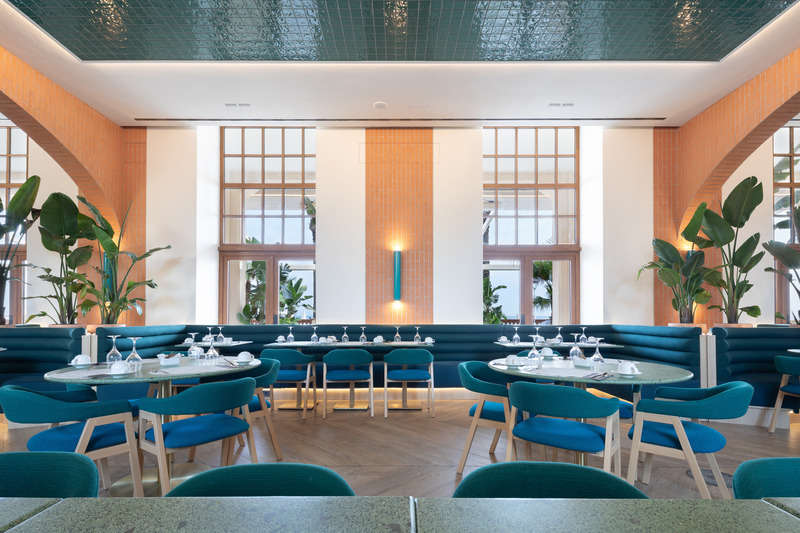 Dossier de presse | 7758-01 - Communiqué de presse | Le Méridien Ra - Transit Studio - Design d’intérieur commercial - La Terrassa del Mar Restaurant - Crédit photo : Agnese Sanvito