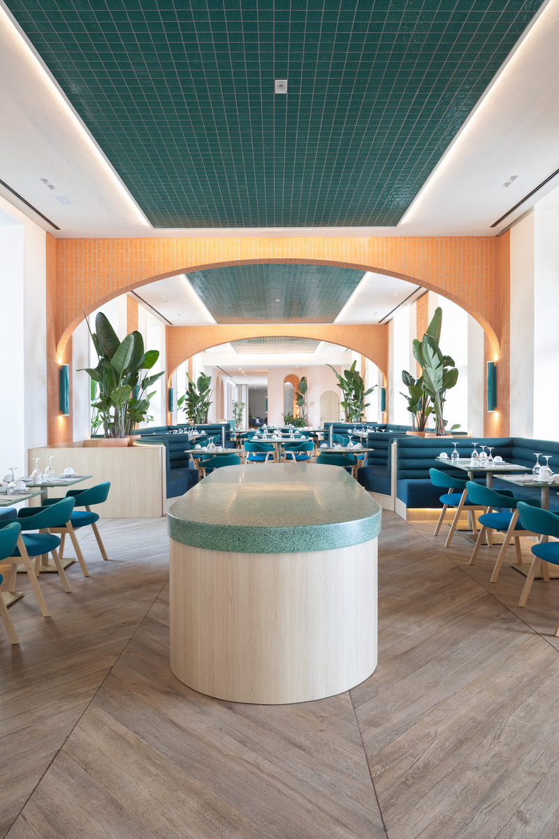 Dossier de presse | 7758-01 - Communiqué de presse | Le Méridien Ra - Transit Studio - Design d’intérieur commercial - La Terrassa del Mar Restaurant - Crédit photo : Agnese Sanvito
