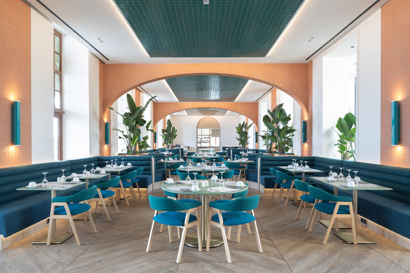 Dossier de presse | 7758-01 - Communiqué de presse | Le Méridien Ra - Transit Studio - Design d’intérieur commercial - La Terrassa del Mar Restaurant - Crédit photo : Agnese Sanvito