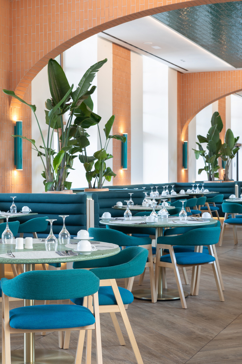 Dossier de presse | 7758-01 - Communiqué de presse | Le Méridien Ra - Transit Studio - Design d’intérieur commercial - La Terrassa del Mar Restaurant - Crédit photo : Agnese Sanvito