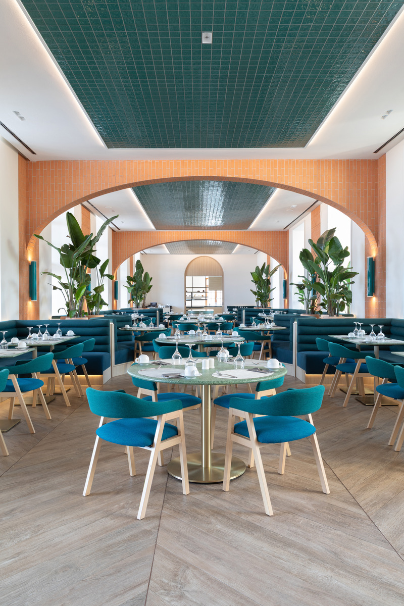 Dossier de presse | 7758-01 - Communiqué de presse | Le Méridien Ra - Transit Studio - Design d’intérieur commercial - La Terrassa del Mar Restaurant - Crédit photo : Agnese Sanvito
