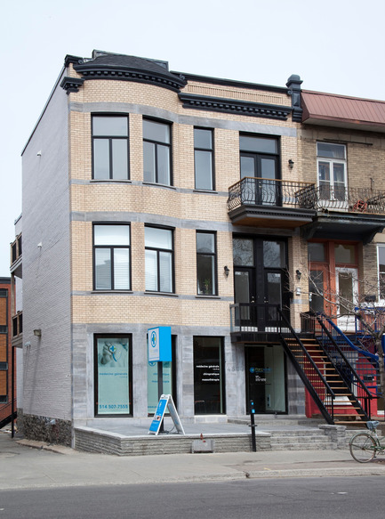 Dossier de presse | 825-01 - Communiqué de presse | Ouverture de la nouvelle Multiclinique Parc santé - Multiclinique Parc santé - Design d’intérieur institutionnel - Crédit photo : Steve Montpetit
