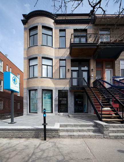 Dossier de presse | 825-01 - Communiqué de presse | Ouverture de la nouvelle Multiclinique Parc santé - Multiclinique Parc santé - Design d’intérieur institutionnel - Crédit photo : Steve Montpetit
