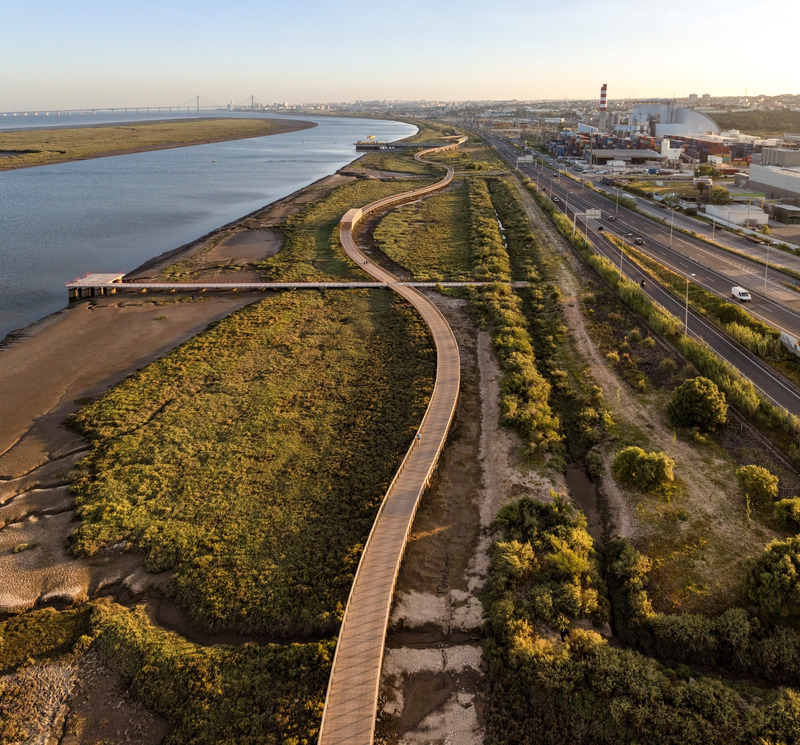 Dossier de presse | 7722-01 - Communiqué de presse | Bord de Rivière de Loures - Topiaris - Architecture de paysage - Architecture de paysage - Crédit photo : Artur Carvalho &amp; João Guimarães