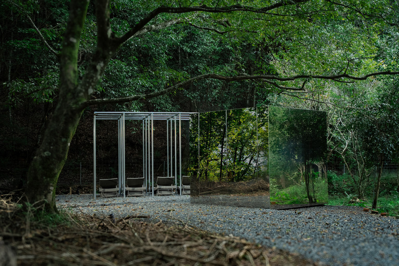 Dossier de presse | 7725-01 - Communiqué de presse | OND SAUNA a remporté le prix Architizer A+Awards 2025 - AMANE ARCHI - Architecture commerciale - <p>Un sauna métallique, un cube miroir et une structure en acier intégrés dans la nature expriment « l'ordre ».</p> - Crédit photo : Kazuyoshi Miyamoto (fusion graphic)